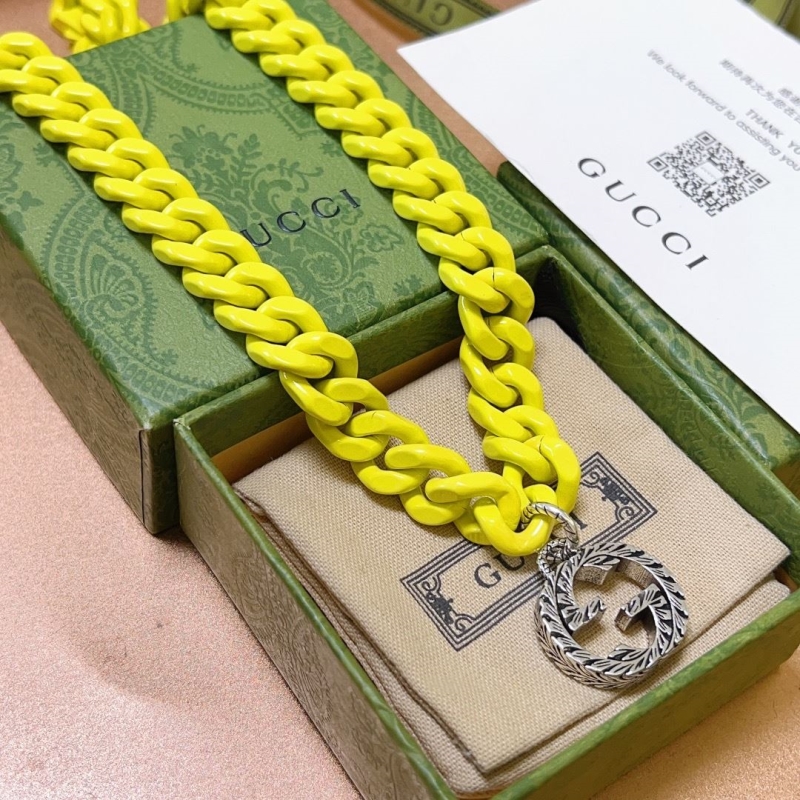 Ba*len*cia*ga necklaces